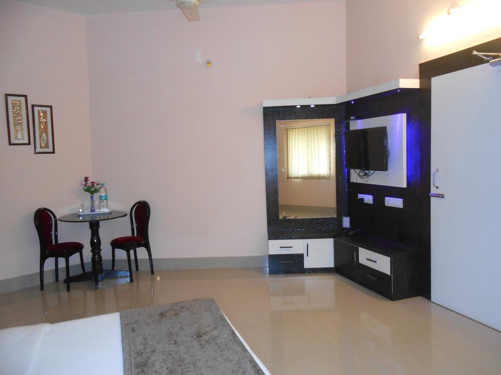 The Pearl Puri Exterior foto